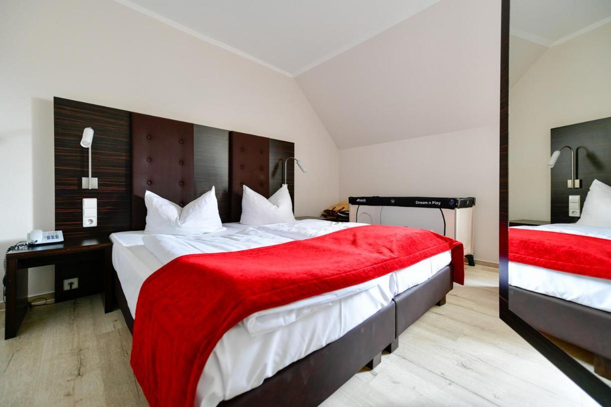 - & Hotel Burg (Spreewald)
